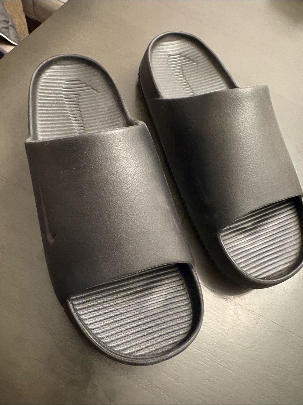 Nike Calm 2.0 Black Men’s Slide Sandals with Subtle Swoosh - Picture 4 of 7